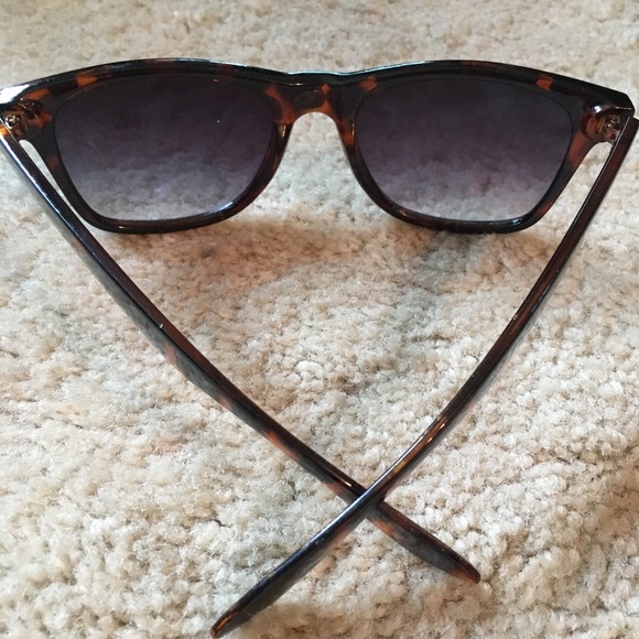 Tortoise gradient lens sunglasses - Picture 3 of 3